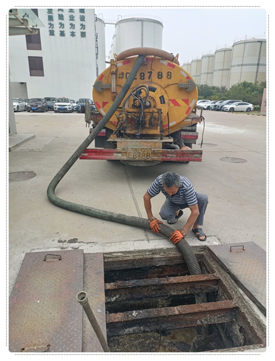 海头镇隔油池清掏