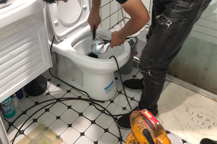 海头镇马桶堵塞自己疏通还是找师傅？专业上门服务让你省时更省心